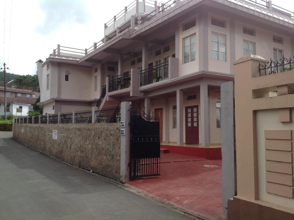 Holly Lodge Guest House Shillong Exterior photo